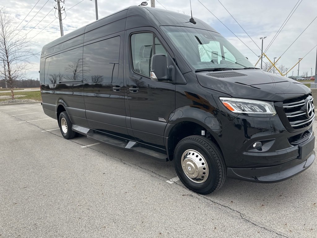 Used 2023 Mercedes-Benz Sprinter 3500 image 31