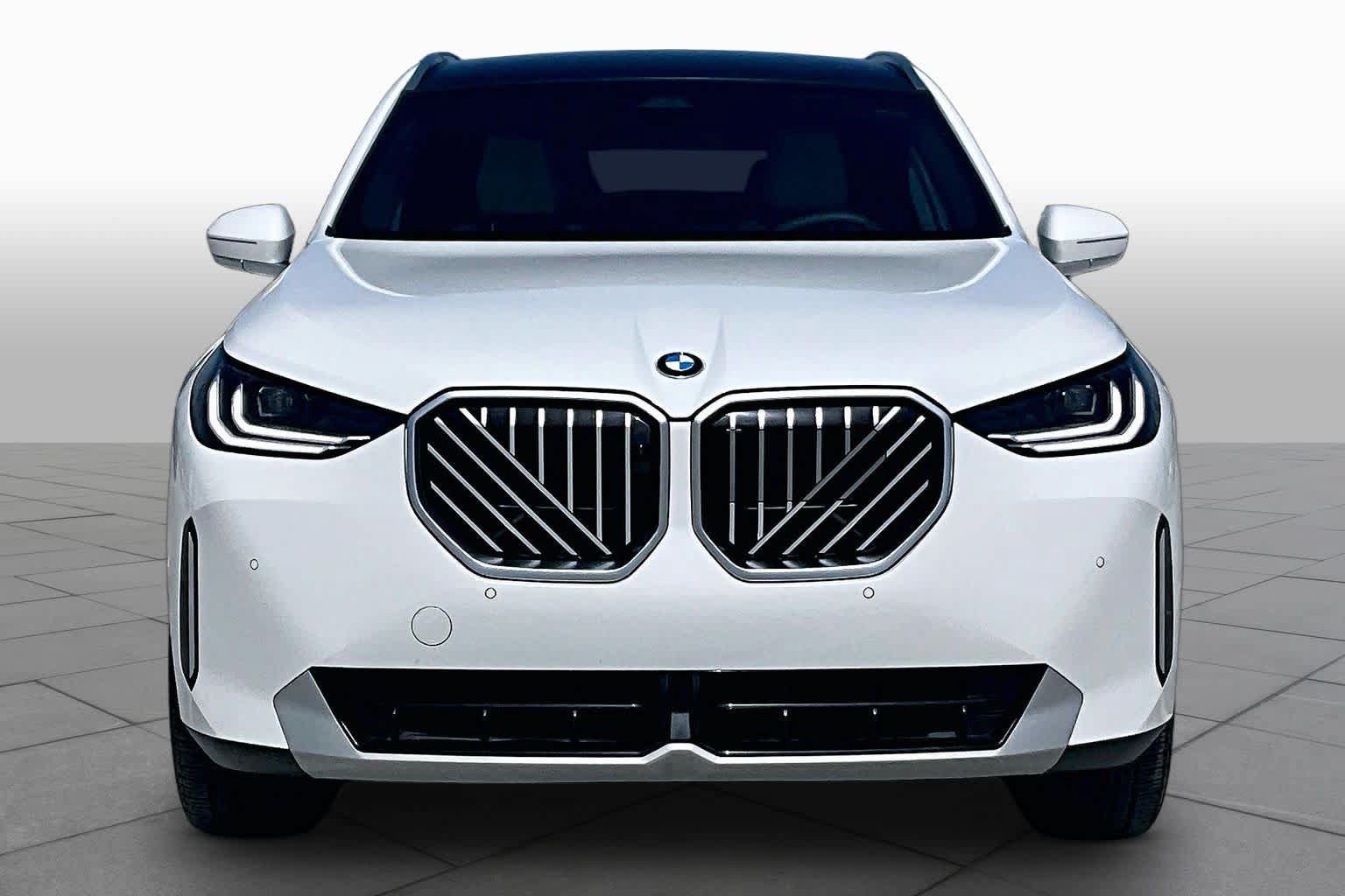 Used 2025 BMW X3 xDrive30i w/ Premium Package AWD/4WD image 3