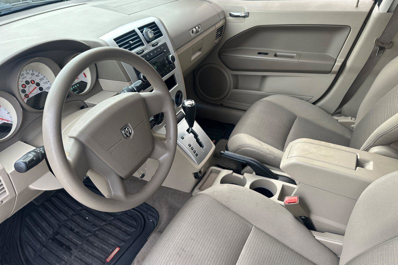 Used 2009 Dodge Caliber SXT image 9