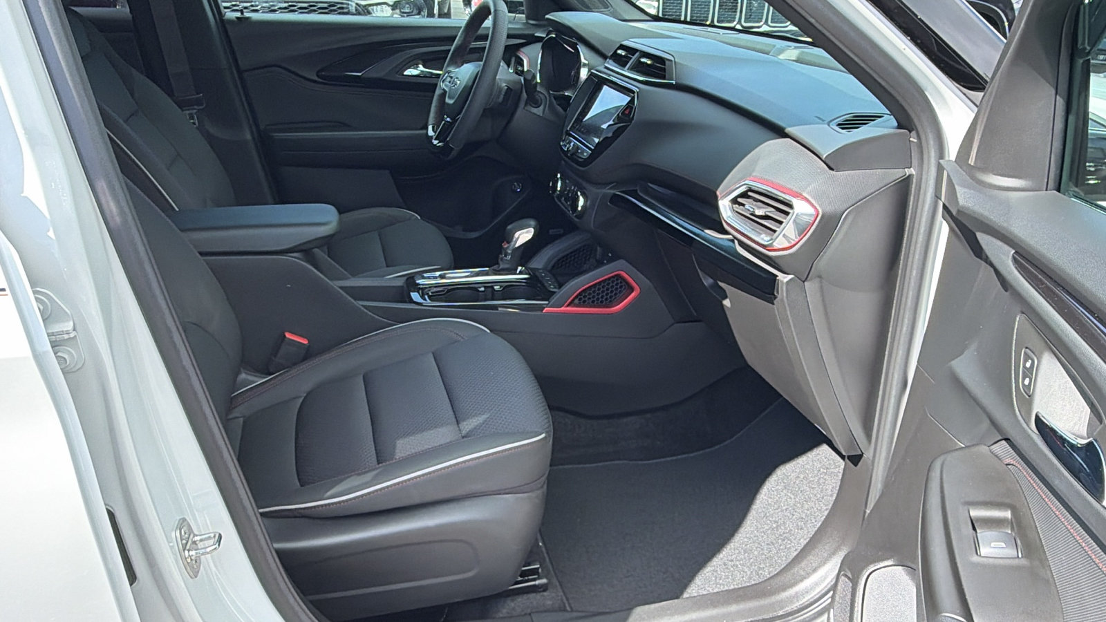 Used 2023 Chevrolet TrailBlazer RS w/ Sun and Liftgate Package FWD image 20