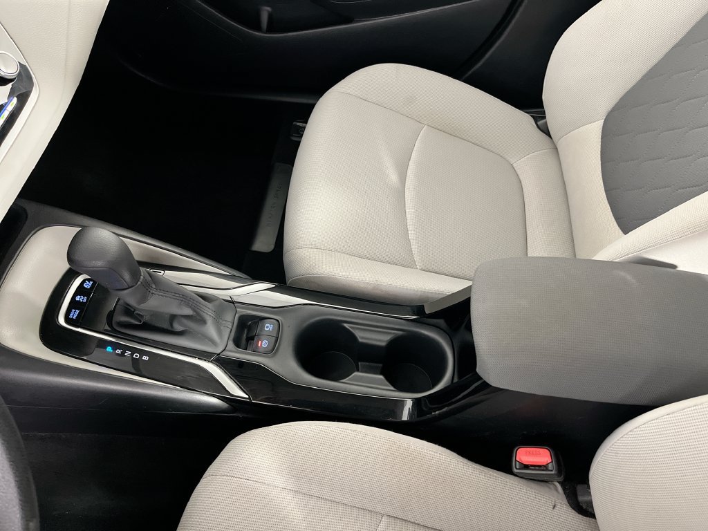 Used 2022 Toyota Corolla LE FWD image 22