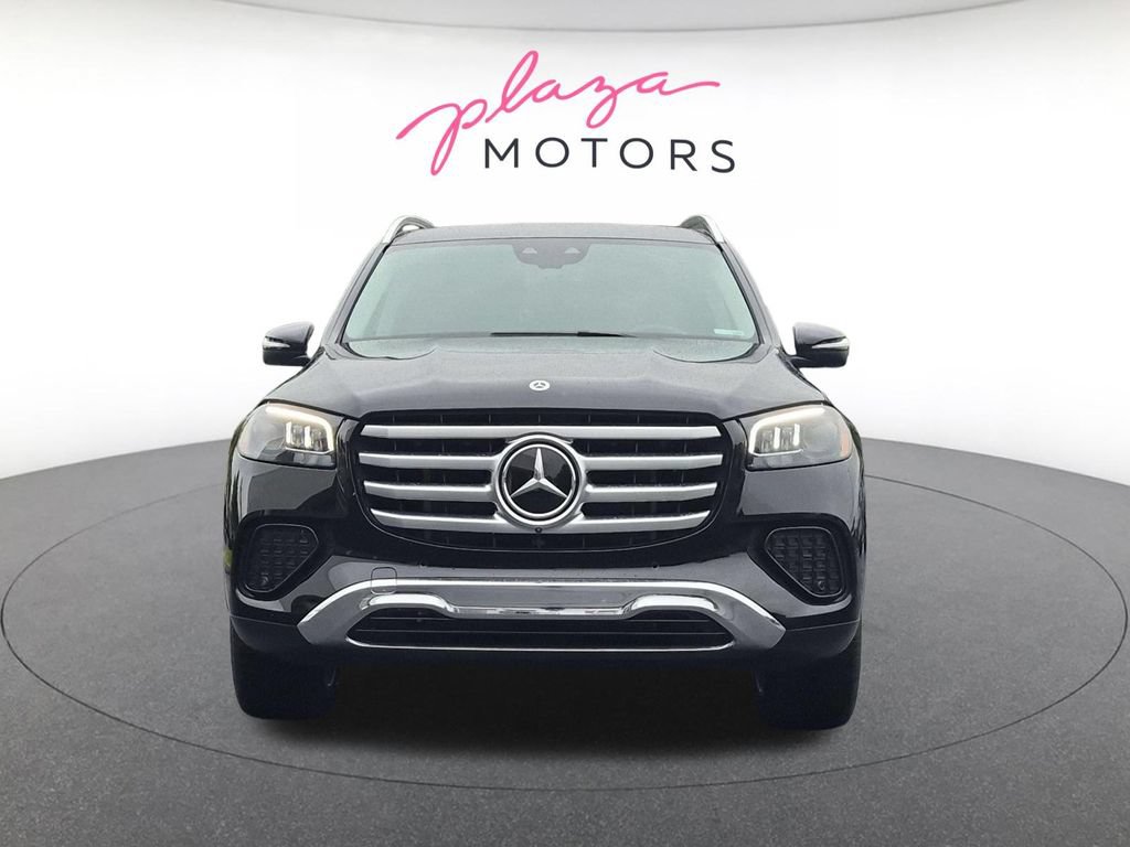 Used 2024 Mercedes-Benz GLS 450 4MATIC image 2