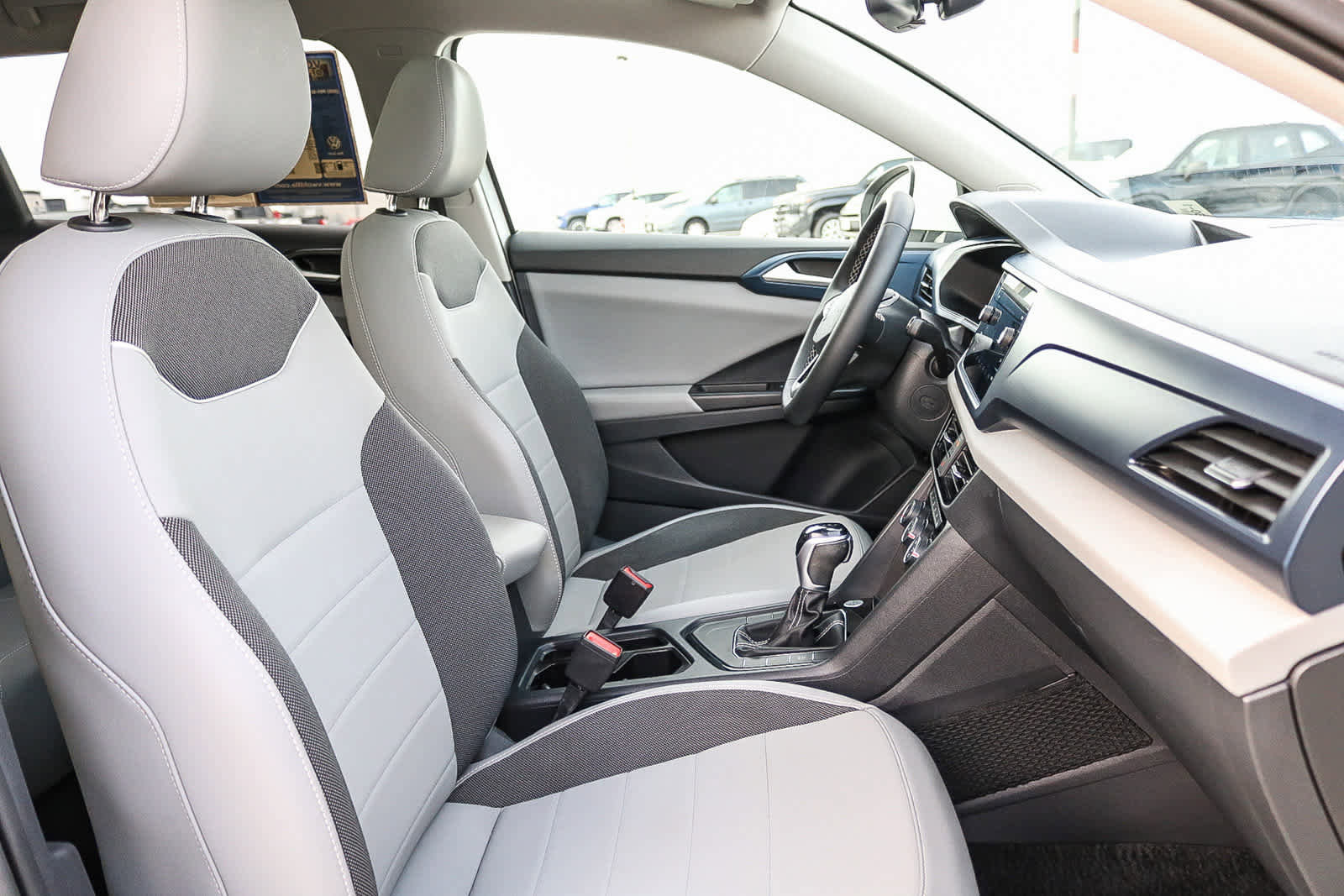 Used 2023 Volkswagen Taos SE image 16