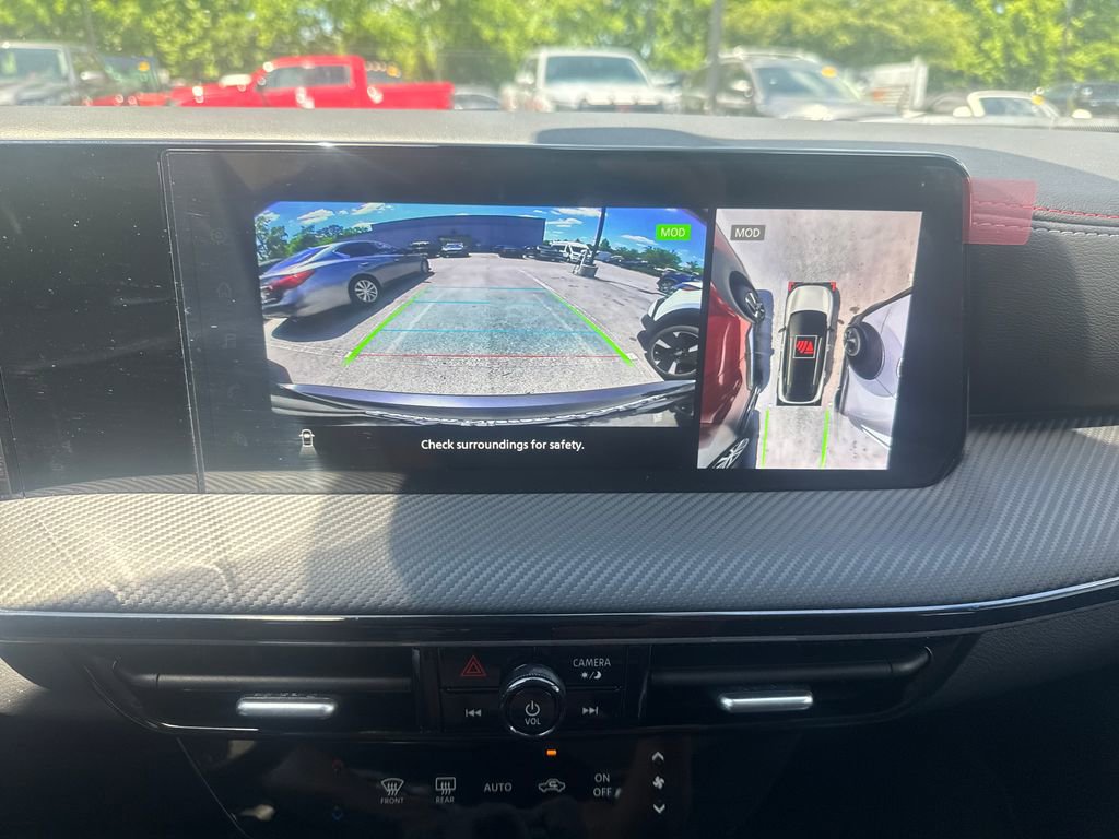 Used 2025 Nissan Kicks SR FWD image 17