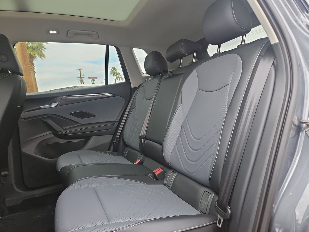 New 2026 Volkswagen Tiguan SE FWD image 18