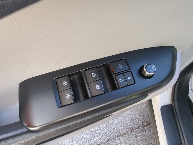 Used 2018 Toyota Highlander XLE AWD/4WD image 13