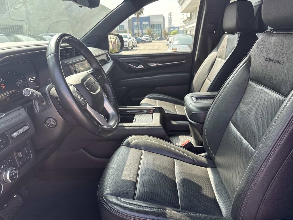 Used 2024 GMC Yukon XL Denali w/ Advanced Technology Package RWD image 19