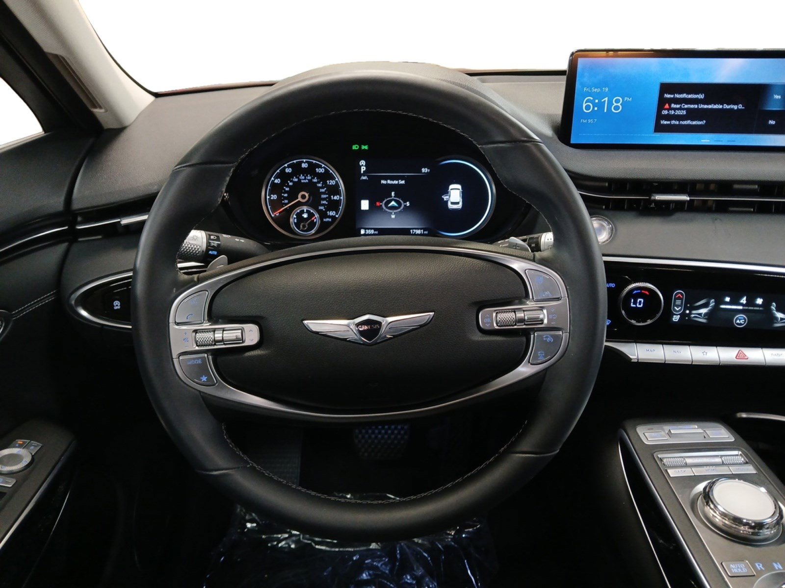 Used 2023 Genesis GV70 2.5T image 12