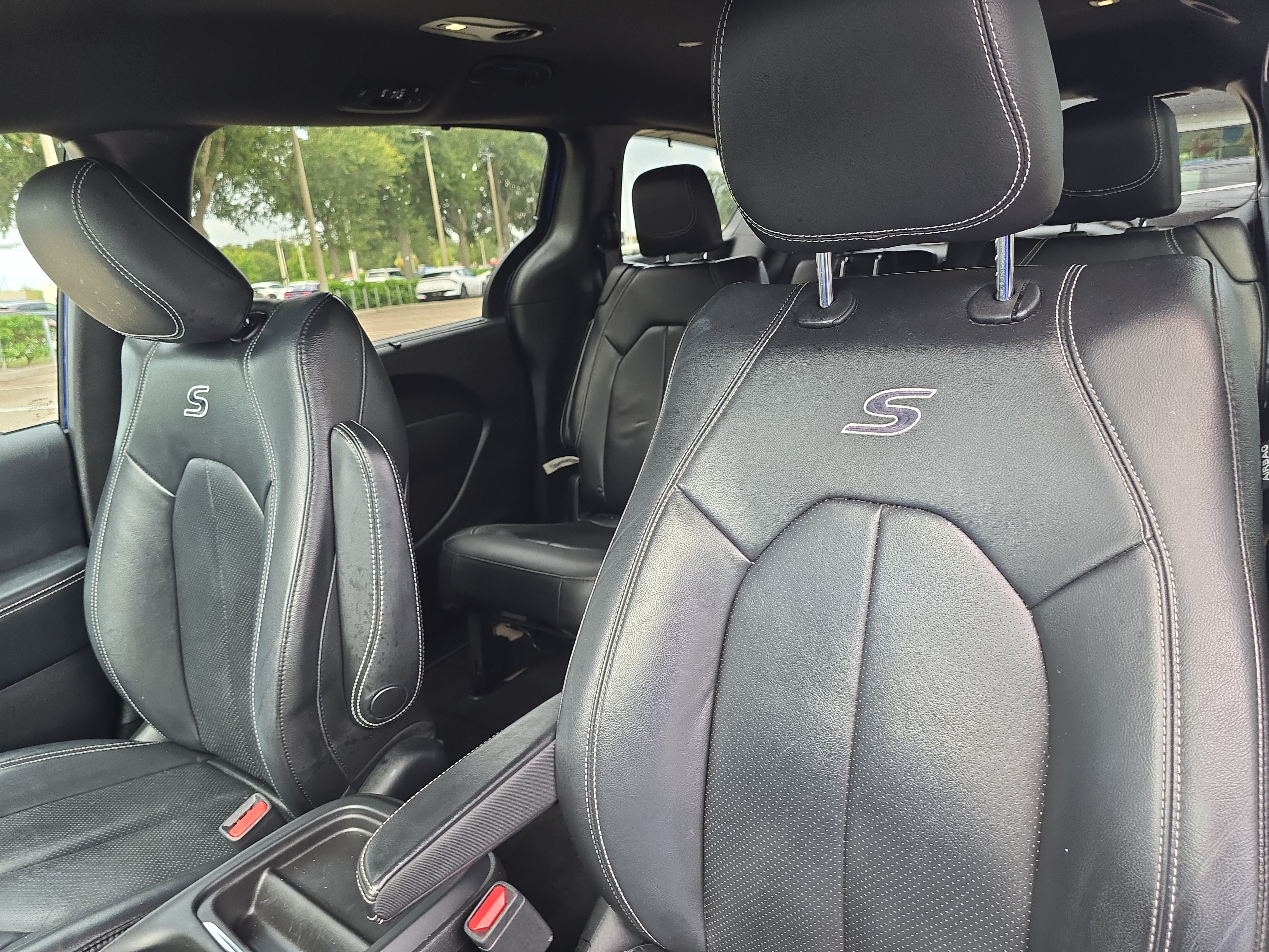 Used 2019 Chrysler Pacifica Touring-L w/ S Appearance Package FWD image 23