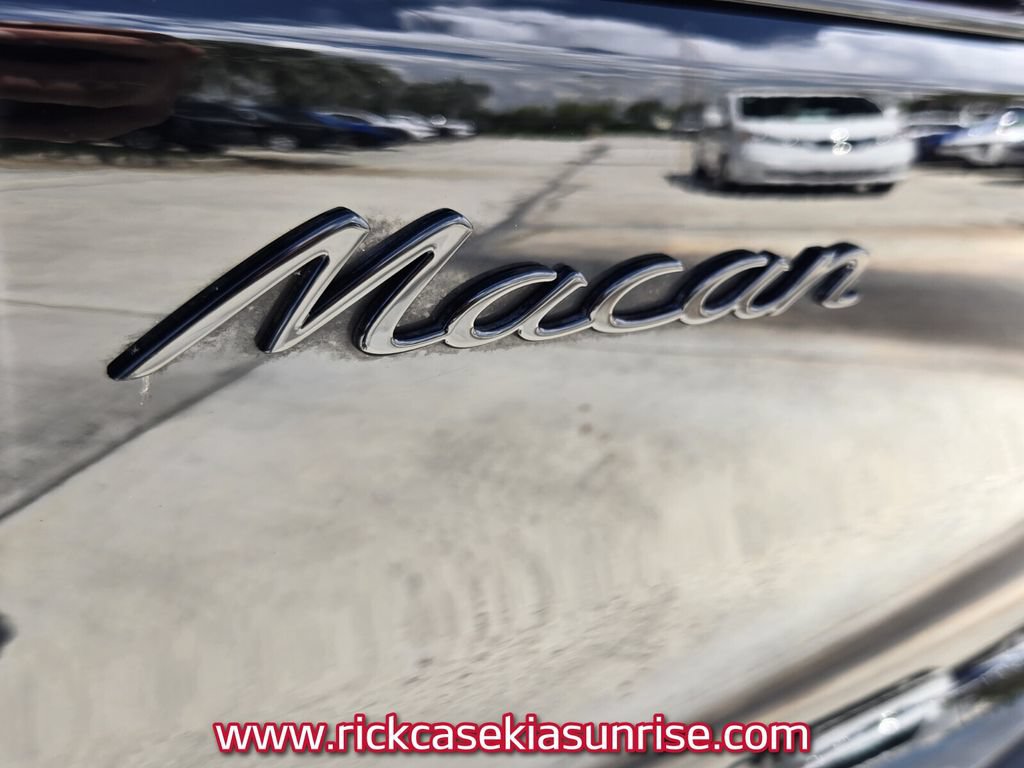 Used 2023 Porsche Macan Turbo AWD/4WD image 15