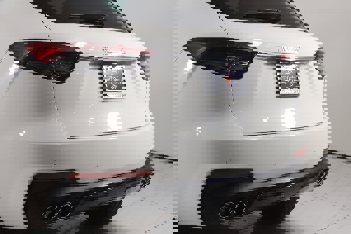 Used 2022 Maserati Levante Modena image 21