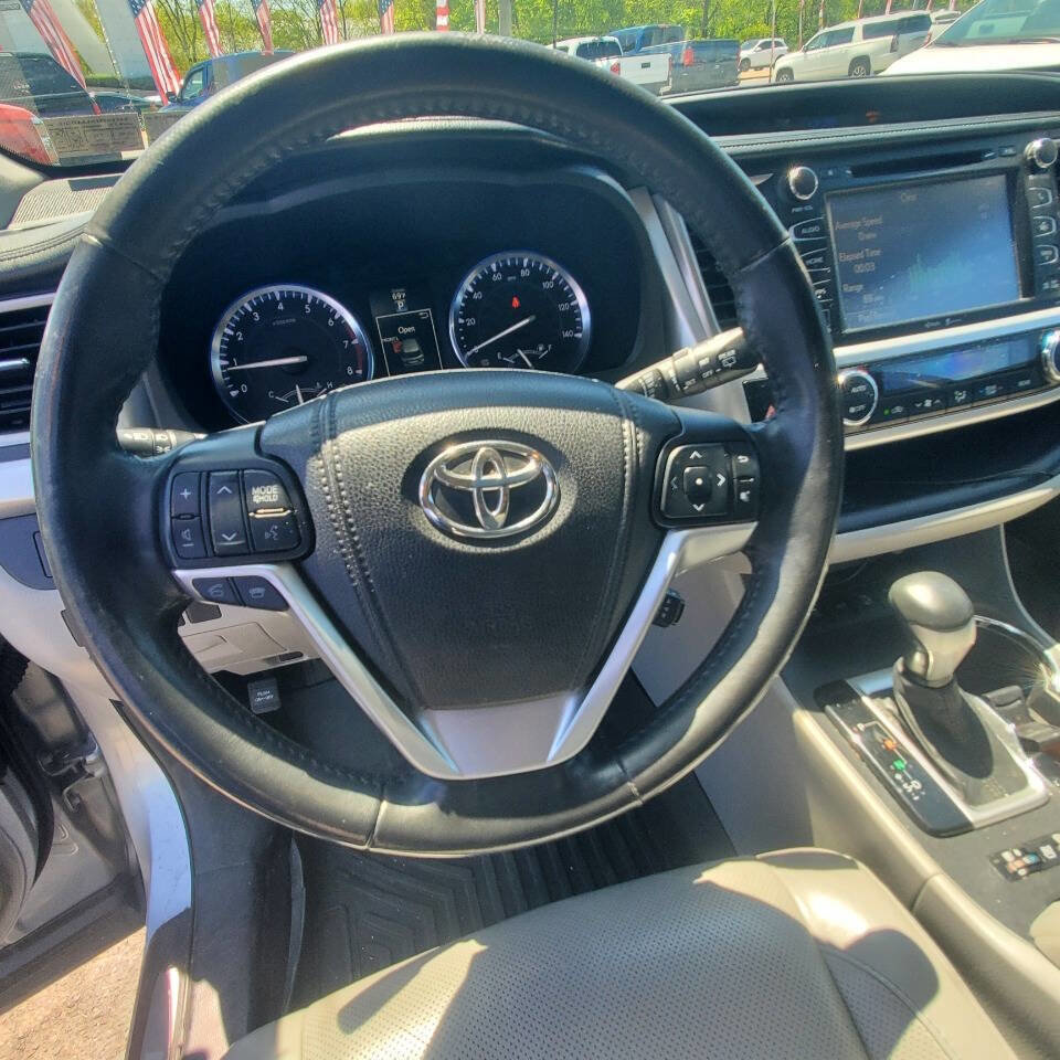 Used 2015 Toyota Highlander Limited AWD/4WD image 15