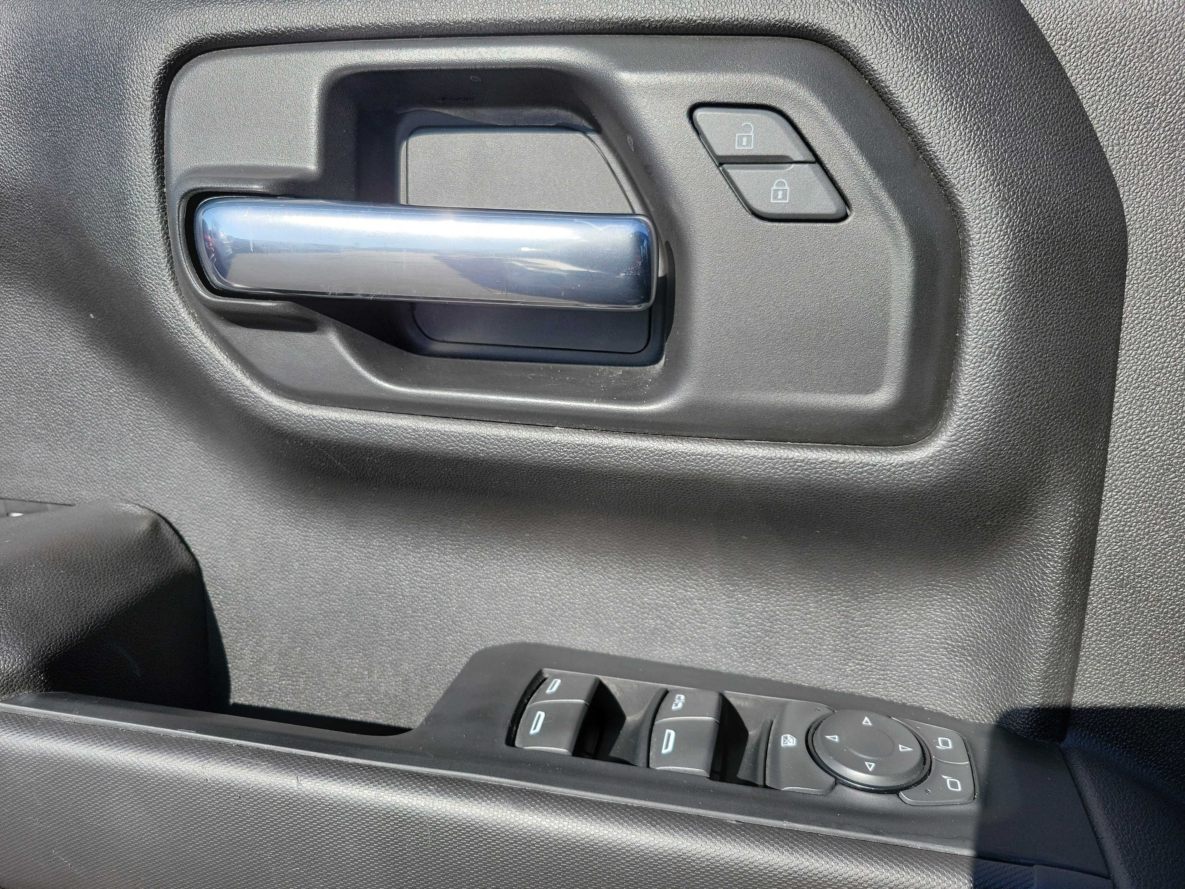 Used 2022 Chevrolet Silverado 1500 Custom image 7