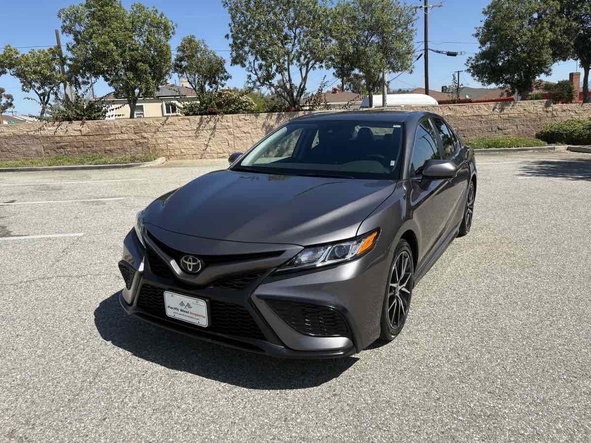 Used 2024 Toyota Camry SE image 5
