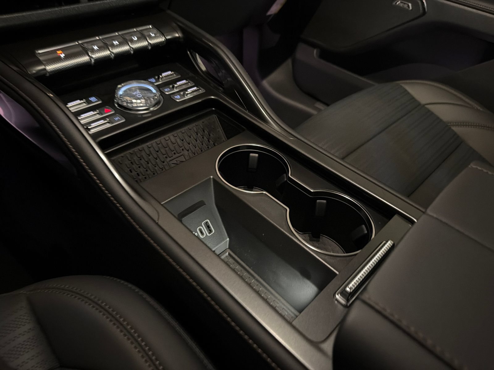 New 2026 Lincoln Nautilus Reserve w/ Jet Appearance Package AWD/4WD image 26