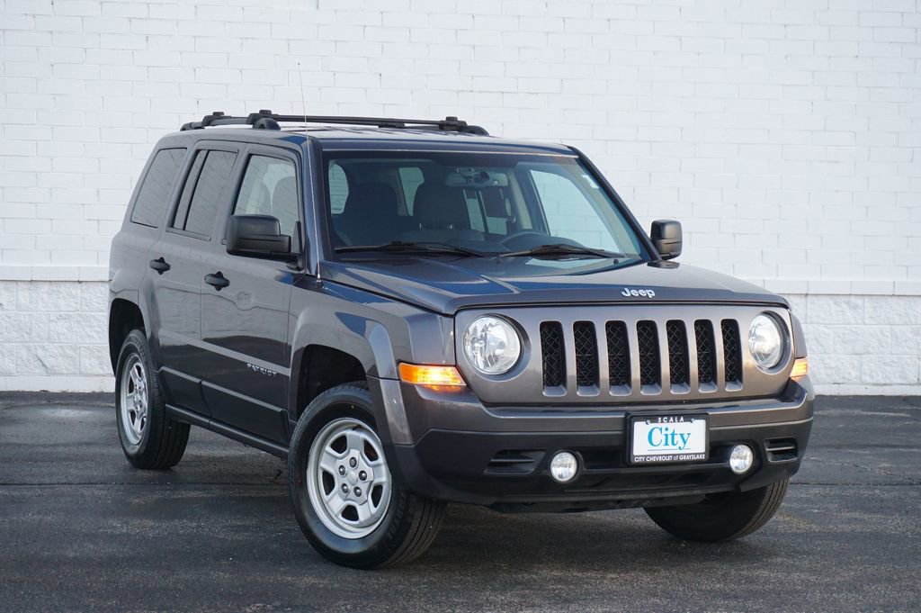 Used 2016 Jeep Patriot Sport image 2