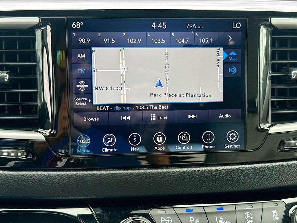 Used 2020 Chrysler Pacifica Touring-L w/ Advanced Safetytec Group FWD image 16