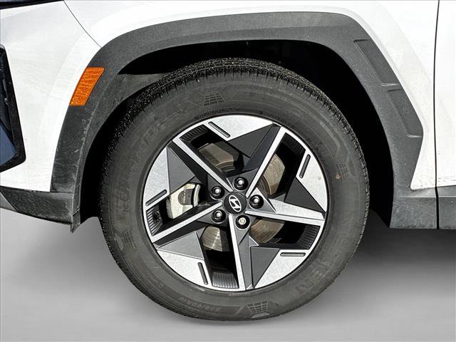 Certified 2025 Hyundai Tucson SEL image 9