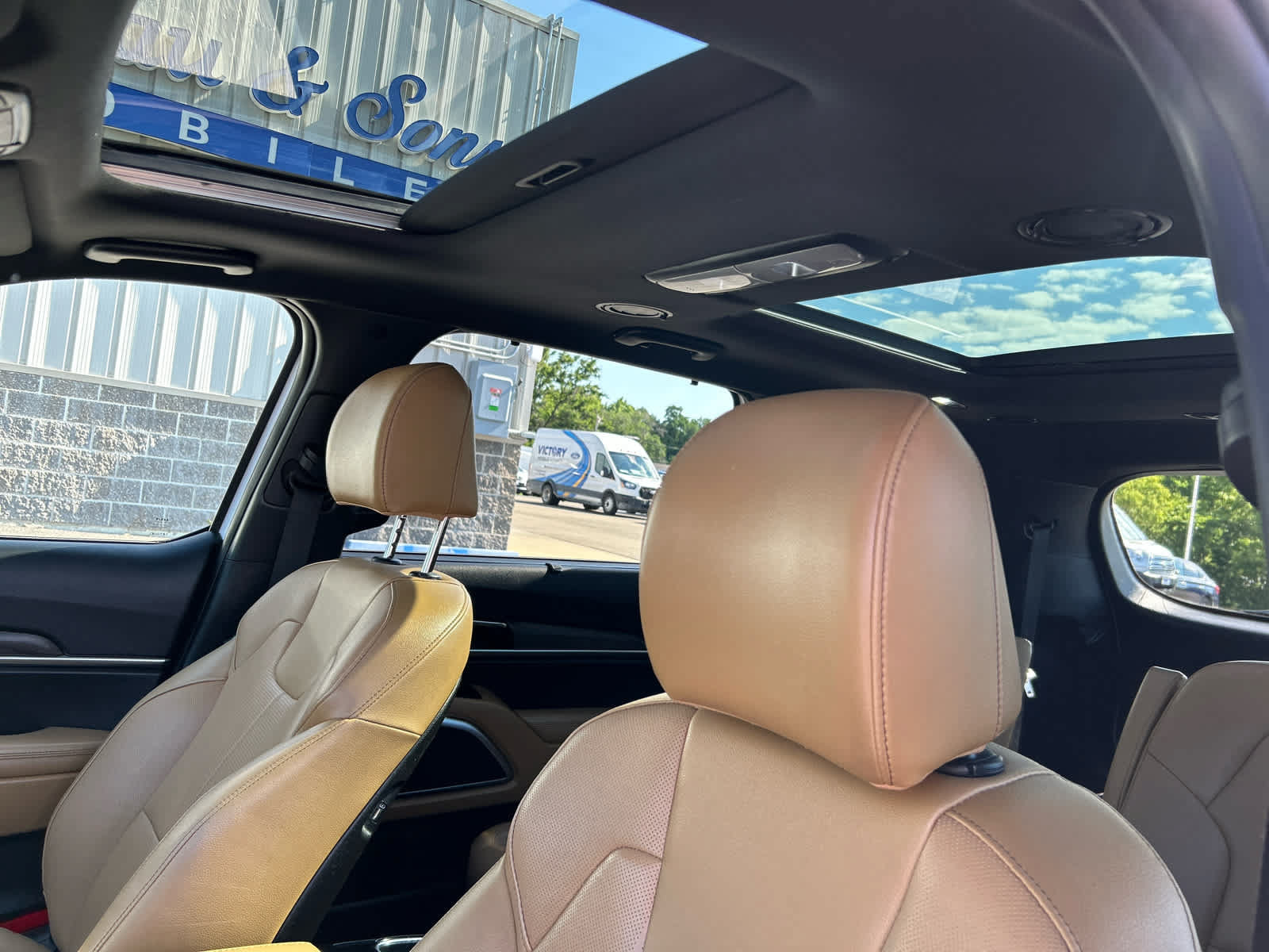 Used 2022 Kia Telluride SX FWD image 3