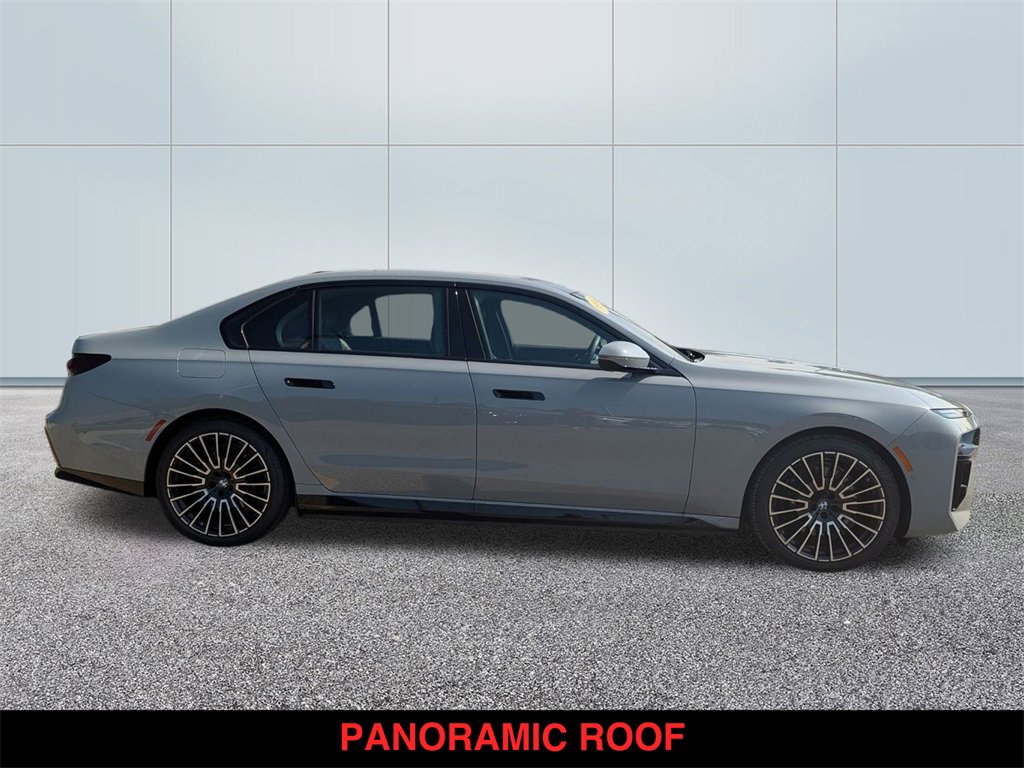 New 2024 BMW i7 xDrive60 w/ Premium Package 2 image 3