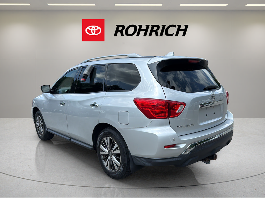 Used 2019 Nissan Pathfinder S AWD/4WD image 8