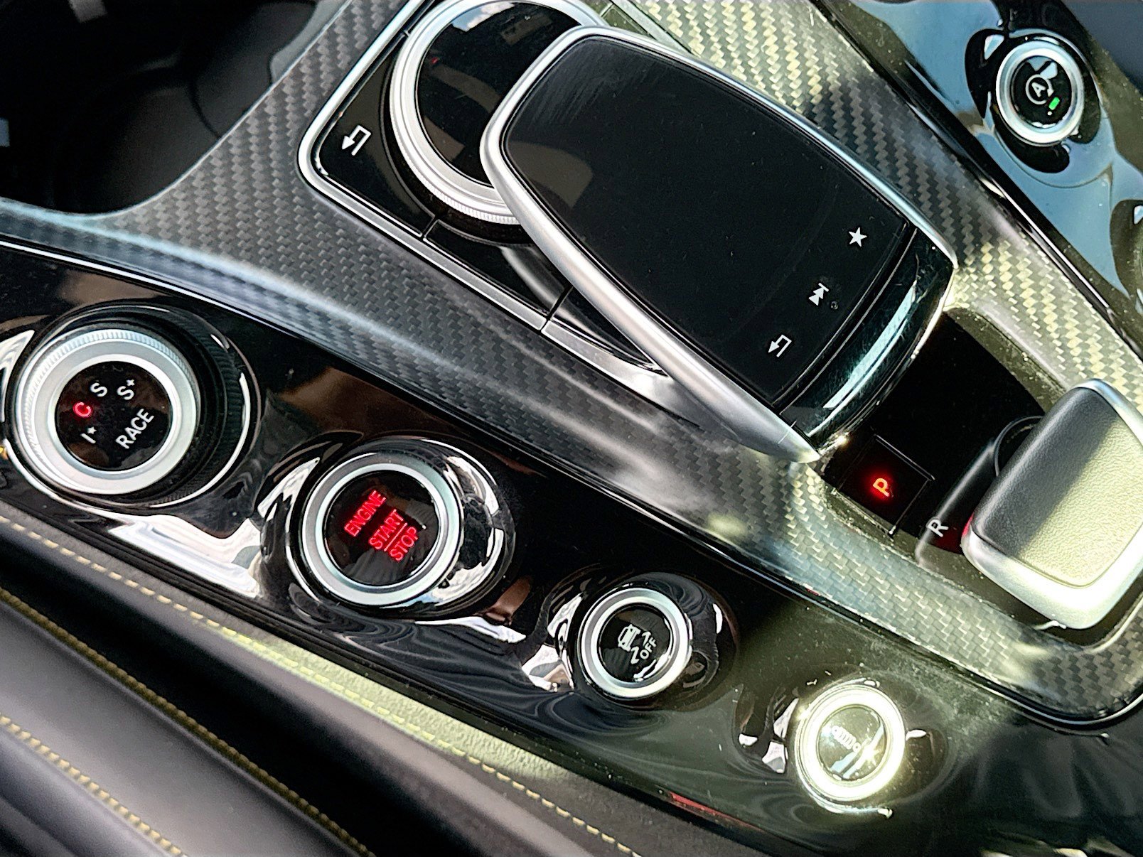 Used 2019 Mercedes-Benz AMG GT R image 25