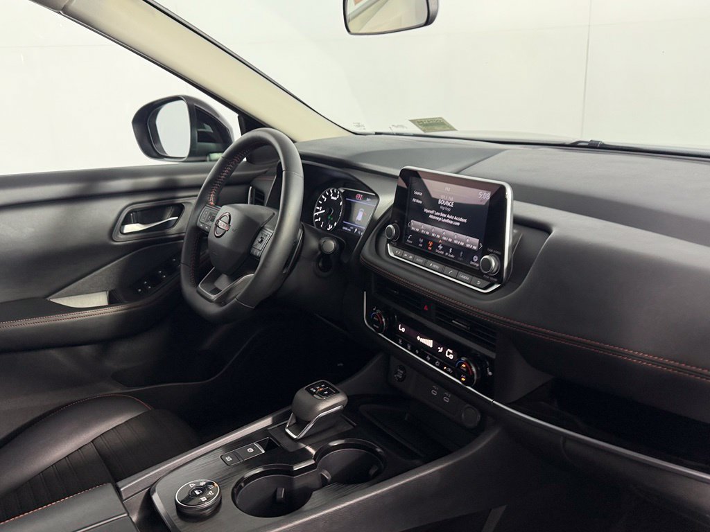 Used 2026 Nissan Rogue SV AWD/4WD image 29