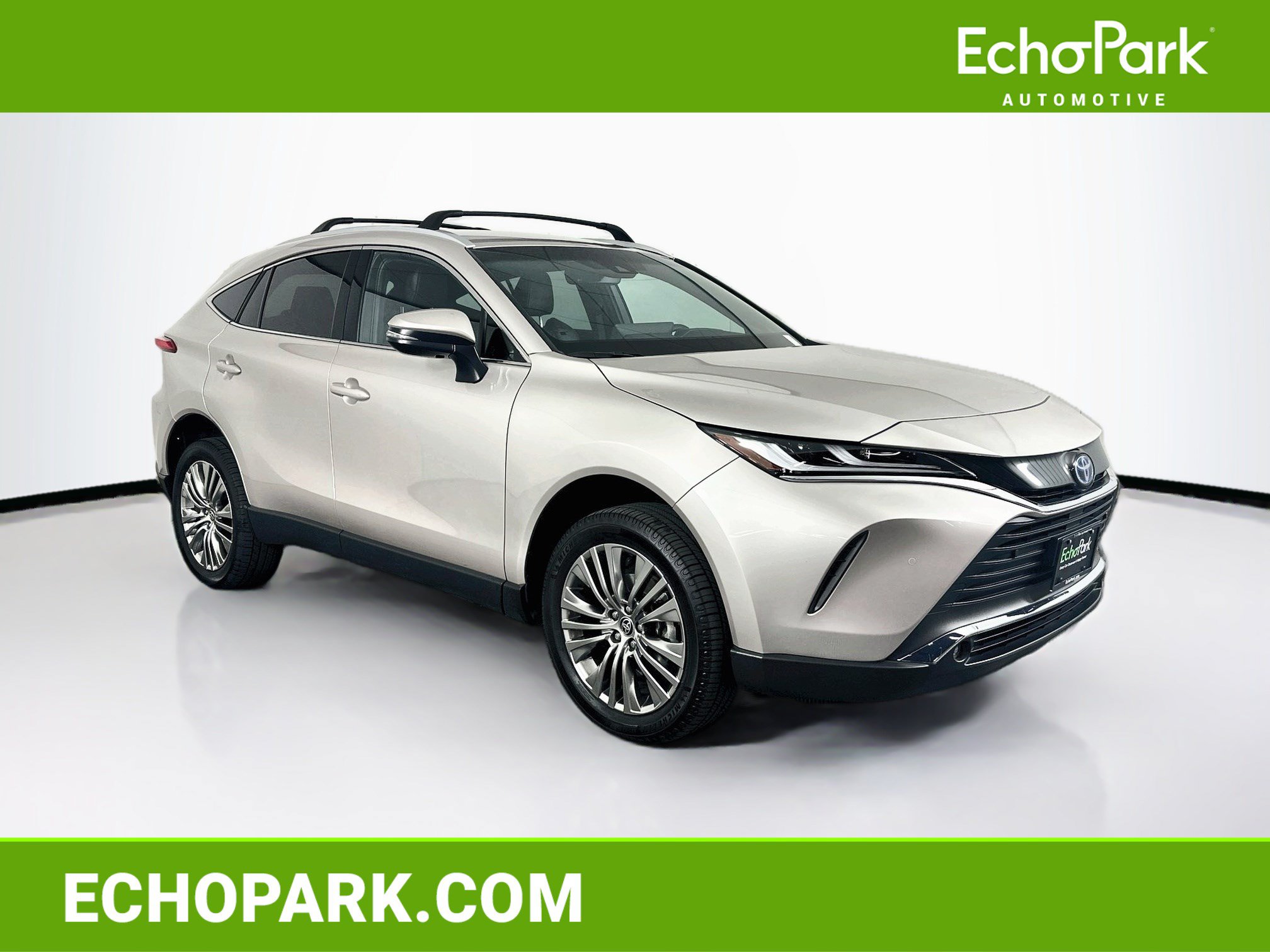 Used 2024 Toyota Venza XLE AWD/4WD image 1