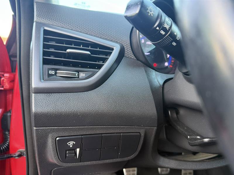 Used 2013 Hyundai Veloster Turbo FWD image 22