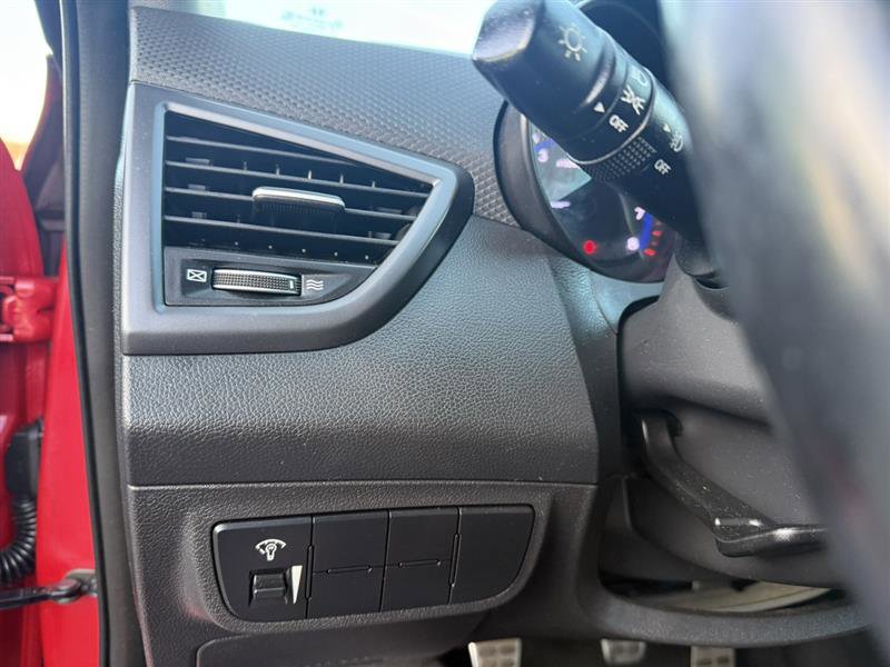 Used 2013 Hyundai Veloster Turbo image 22