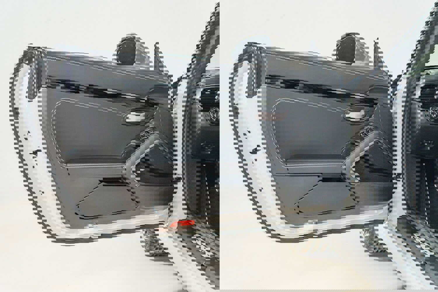 Used 2018 Porsche 911 Carrera T w/ Carrera T Interior Package image 15