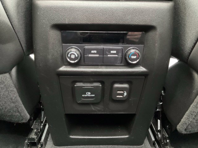 Used 2023 Chevrolet Traverse LT w/ LT Premium Package AWD/4WD image 21