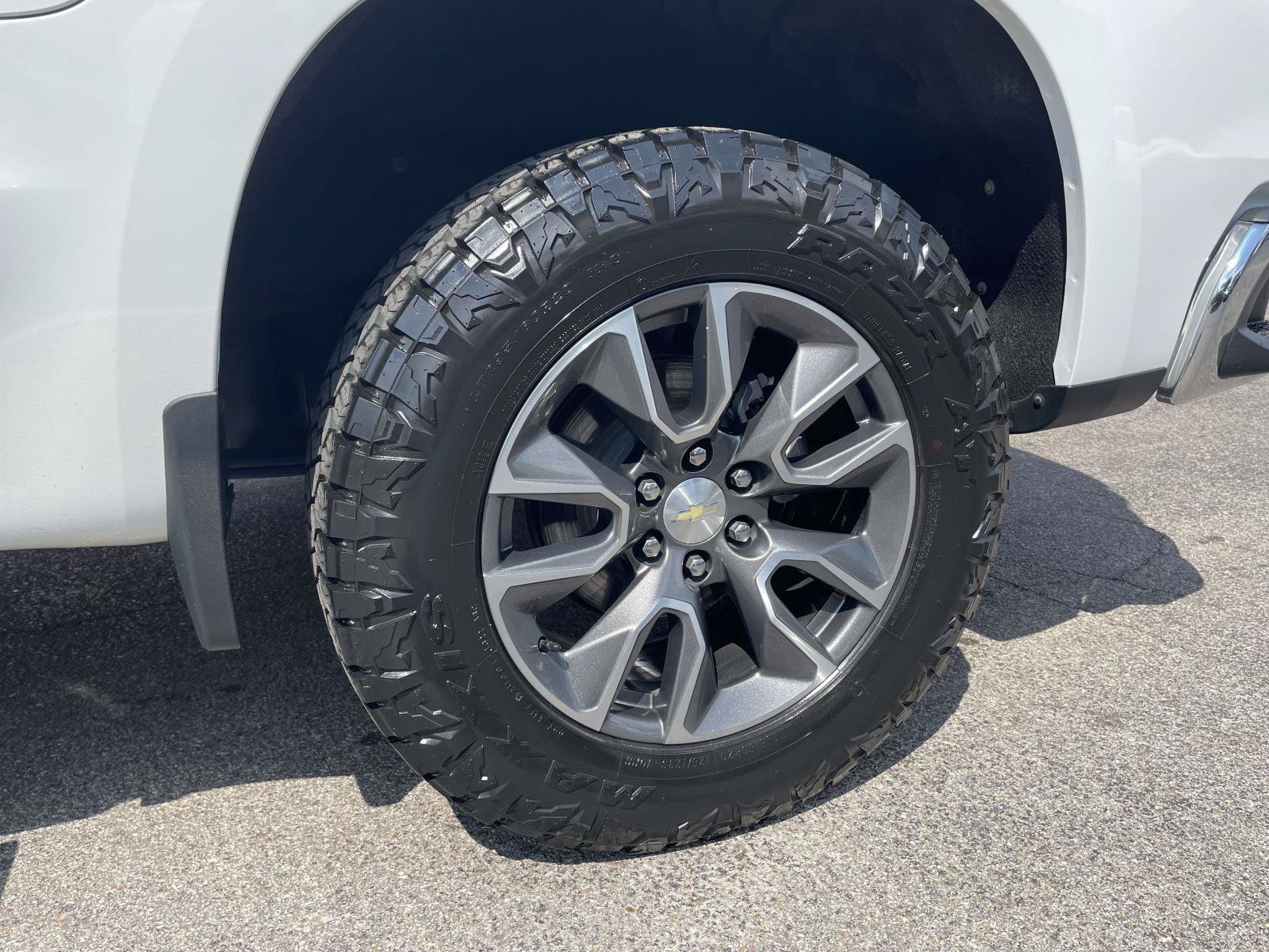 Used 2020 Chevrolet Silverado 1500 LT w/ All-Star Edition AWD/4WD image 26