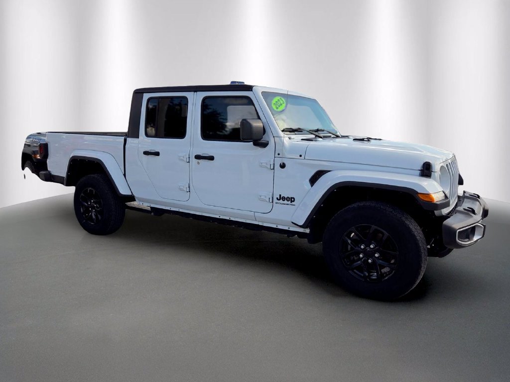 Used 2023 Jeep Gladiator Sport AWD/4WD image 2