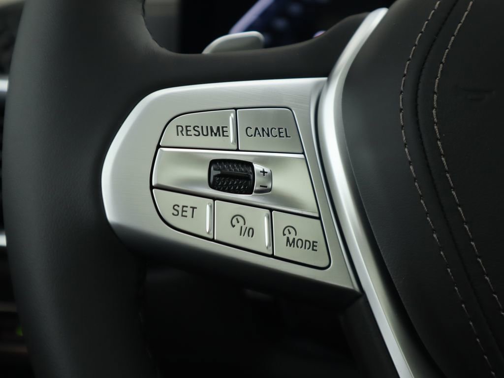 Used 2026 BMW X7 xDrive40i w/ Premium Package image 12