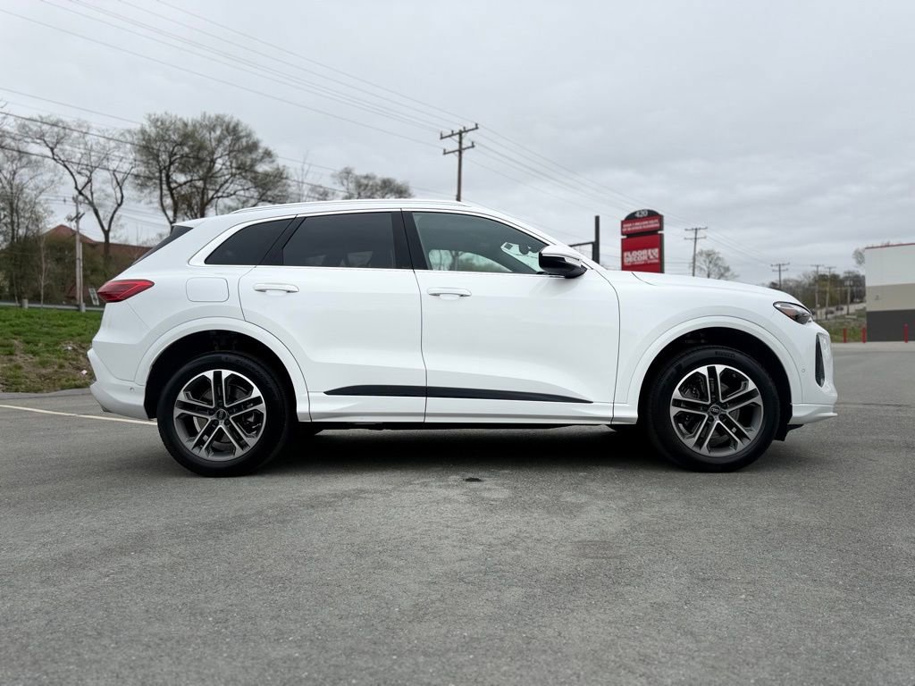 Used 2025 Audi Q5 Premium w/ Convenience Package AWD/4WD image 8