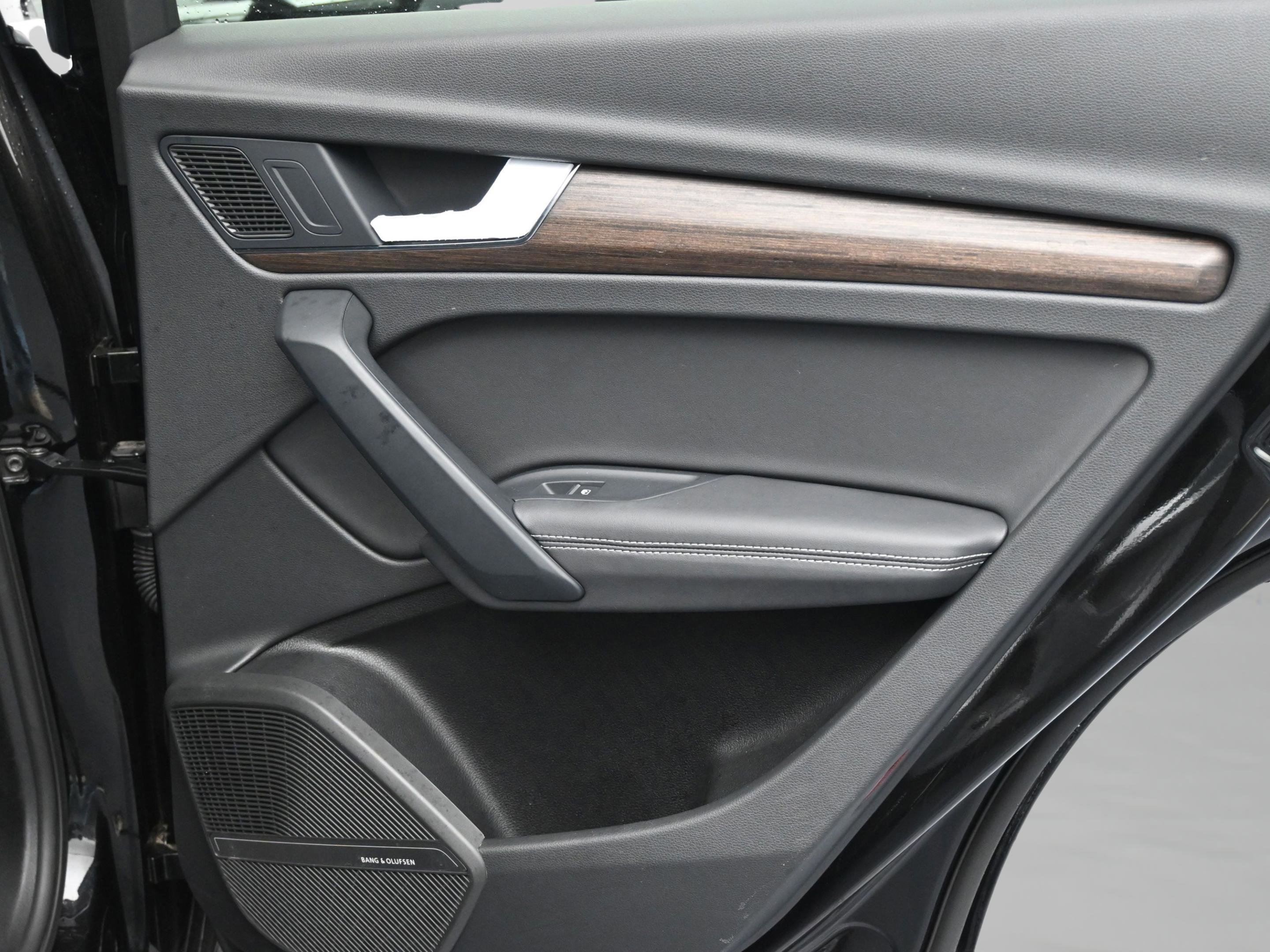 Used 2024 Audi Q5 2.0T Premium Plus w/ Premium Plus Package image 23