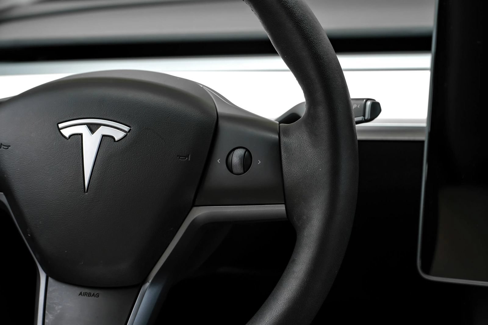 Used 2022 Tesla Model Y Performance AWD/4WD image 17