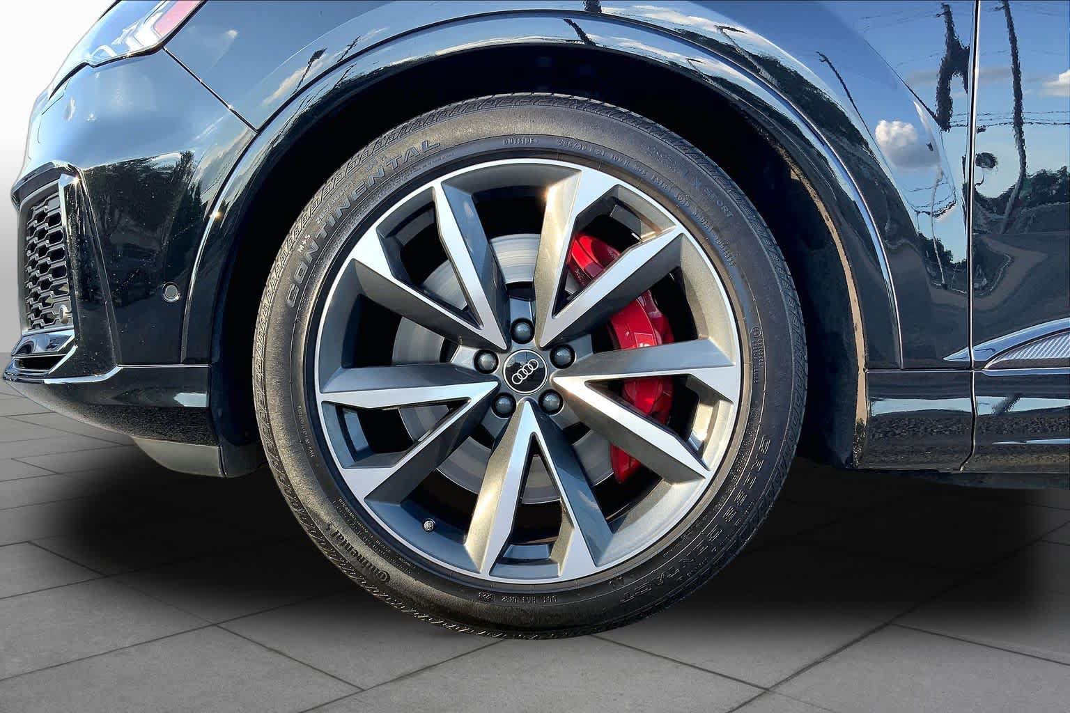 Used 2024 Audi SQ7 Prestige w/ S Sport Package AWD/4WD image 11