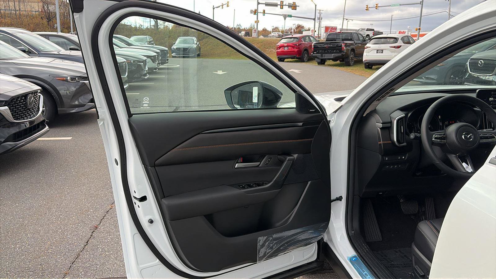 New 2025 MAZDA CX-50 AWD 2.5 Hybrid w/ Weather Package image 9