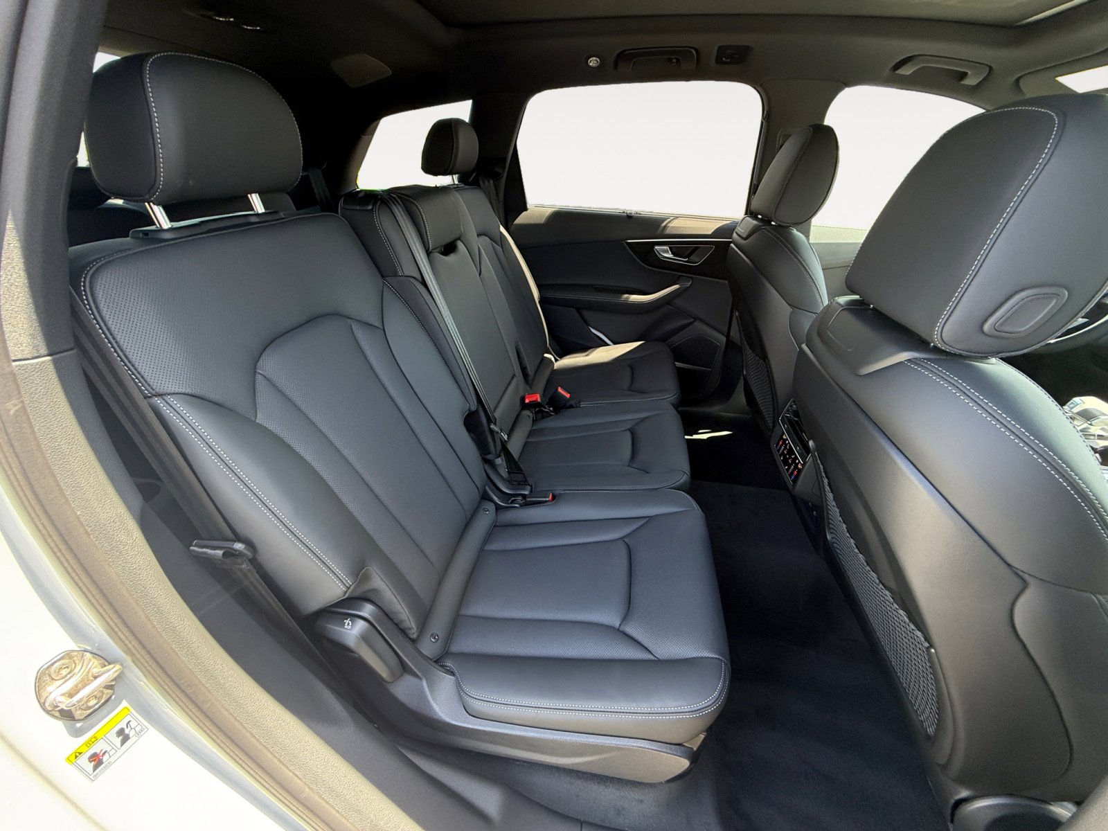 New 2025 Audi Q7 3.0T Prestige image 18