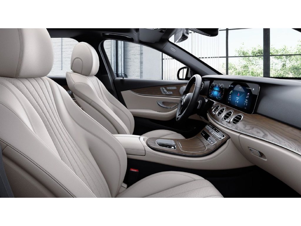 Used 2023 Mercedes-Benz E 350 4MATIC Sedan image 4