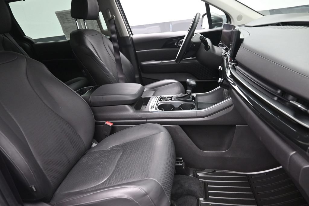 Used 2025 Kia Carnival SX Prestige FWD image 9
