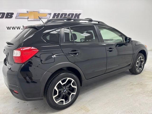 Used 2017 Subaru Crosstrek 2.0i Premium w/ Moonroof Package AWD/4WD image 5