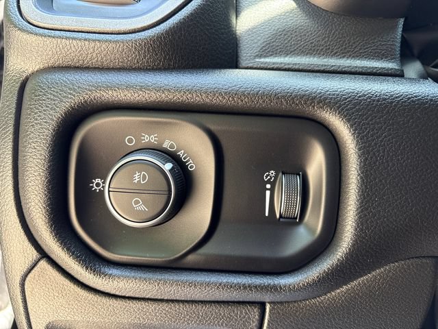 Used 2025 RAM 1500 Tradesman AWD/4WD image 23