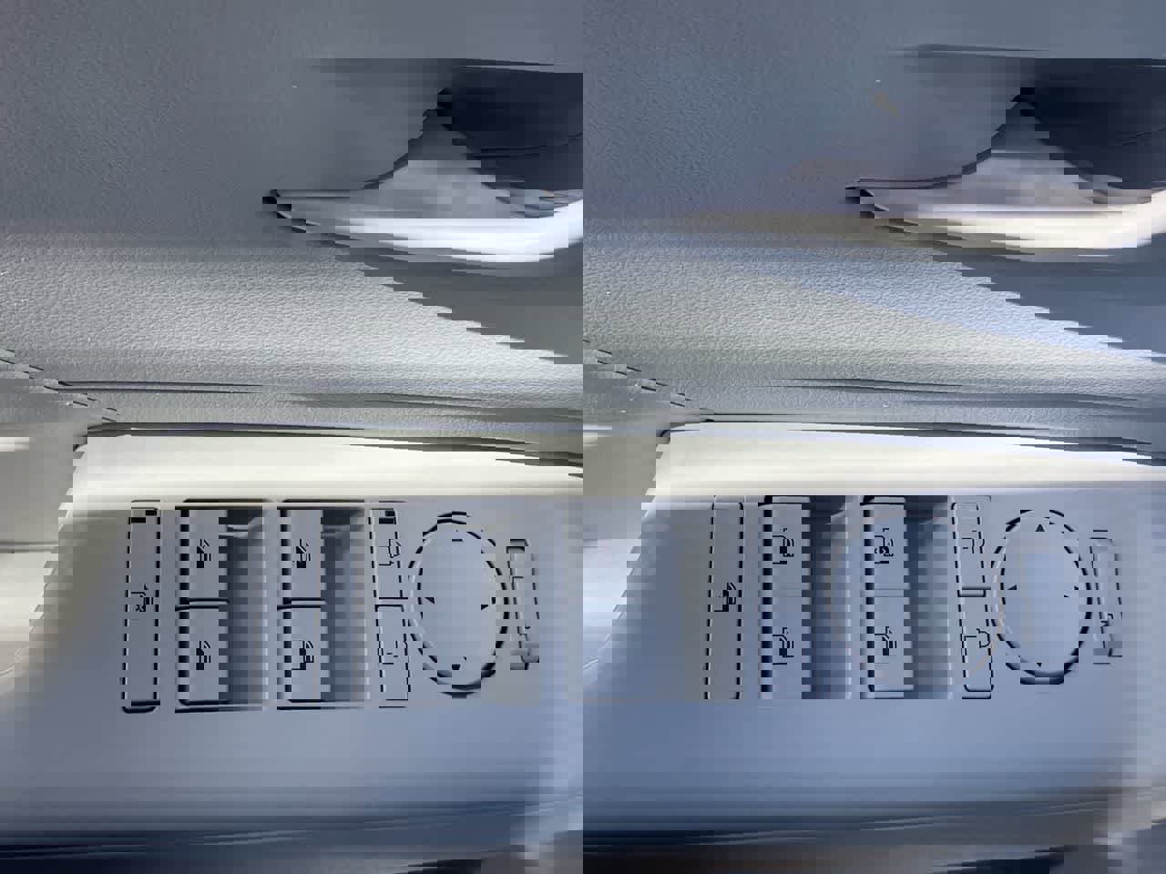 Used 2024 Hyundai Kona SE image 13