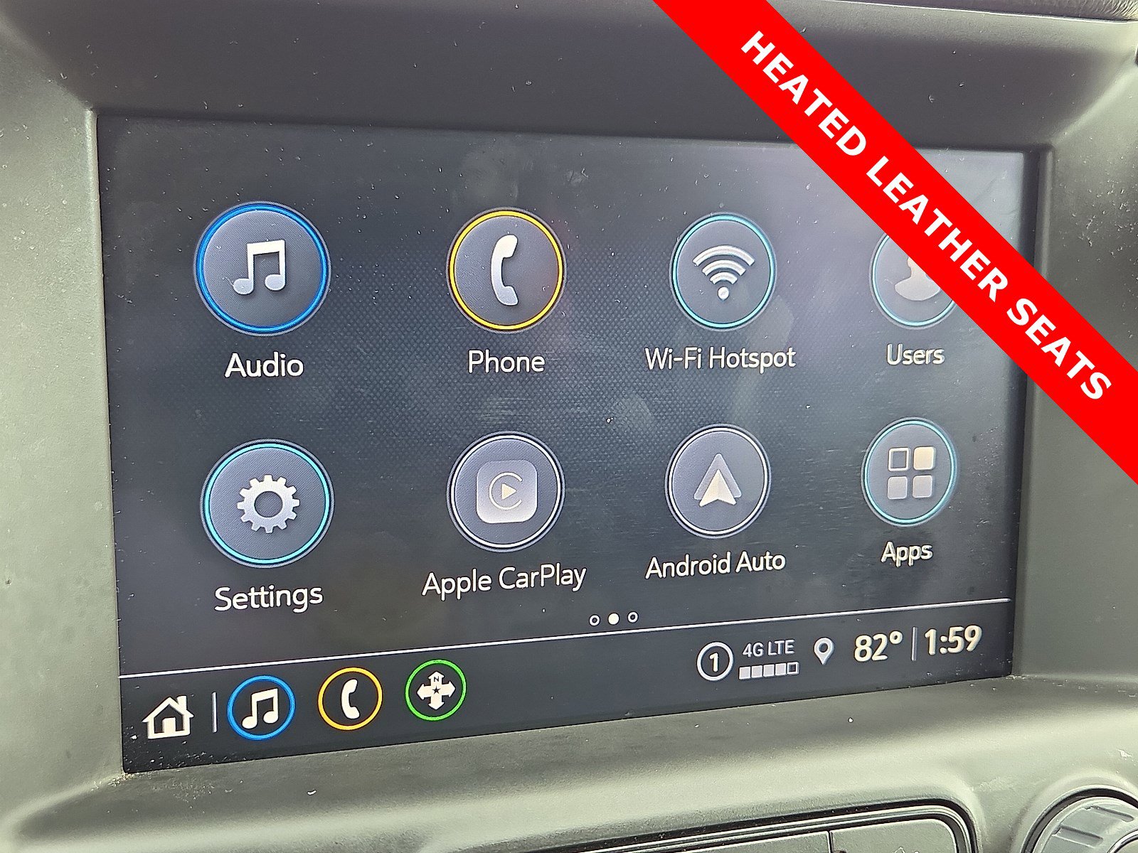 Used 2022 GMC Terrain SLT w/ Tech Package image 16