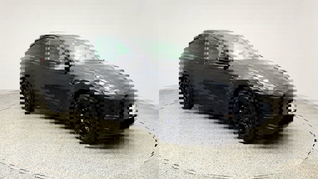 Used 2024 Tesla Model Y Long Range image 3