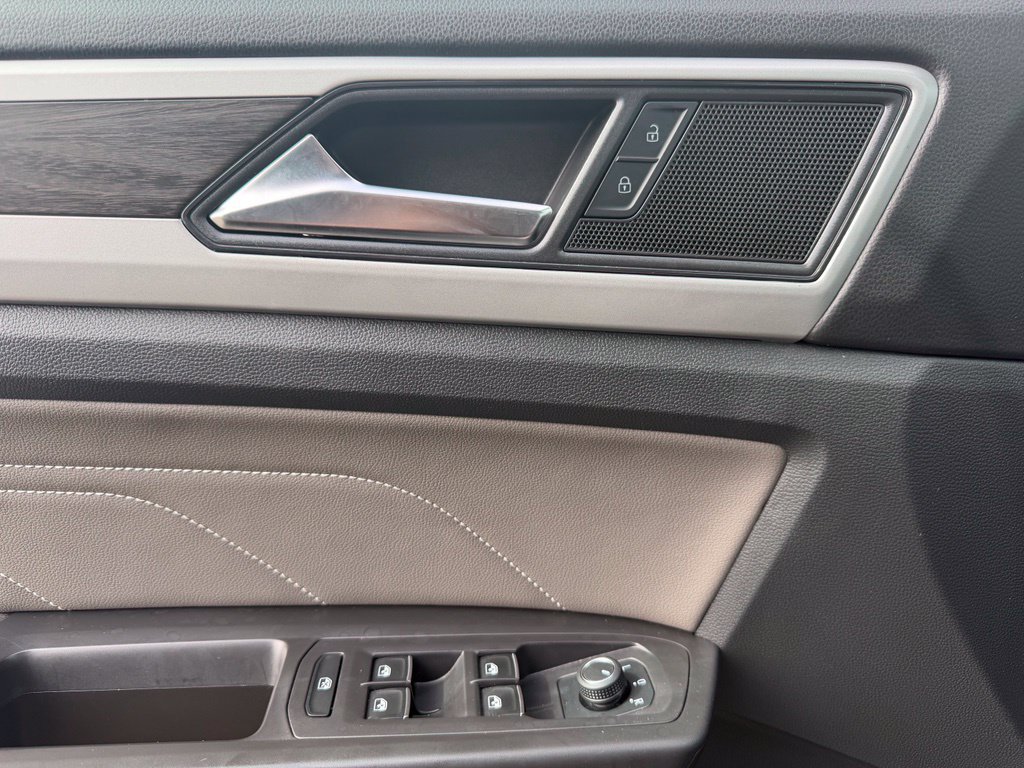 Certified 2023 Volkswagen Atlas SE w/ Panoramic Sunroof Package AWD/4WD image 16