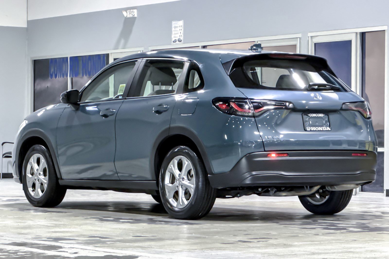 Used 2024 Honda HR-V LX image 3
